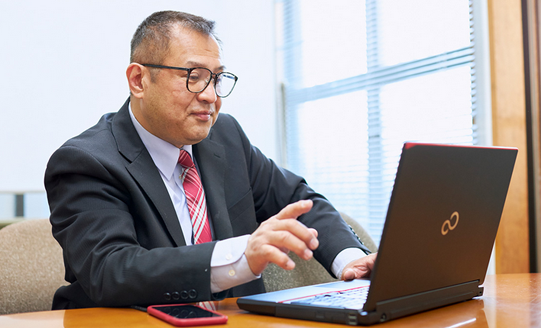 代表行政書士　谷川 俊博